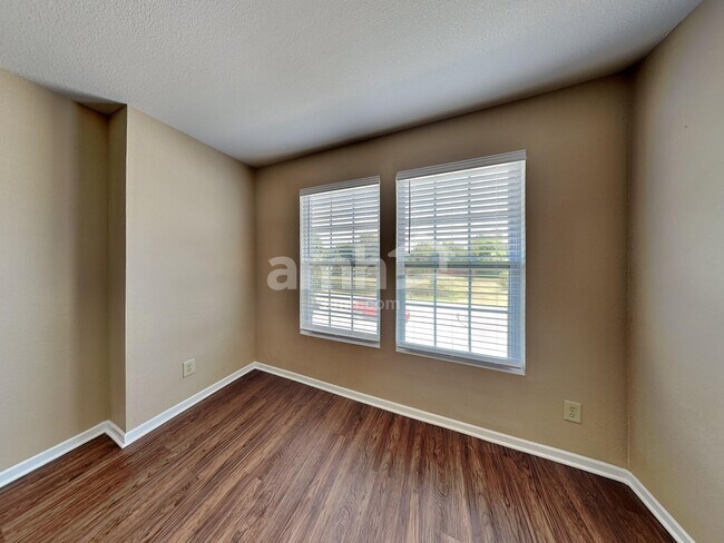 Building Photo - 10127 Cumberland Pointe Blvd