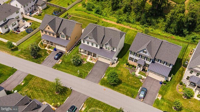 Building Photo - 7142 Starmount Ct
