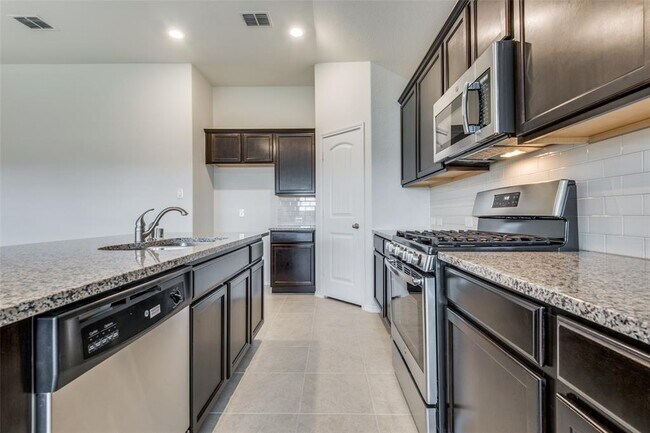 Building Photo - 1165 Dravite Dr