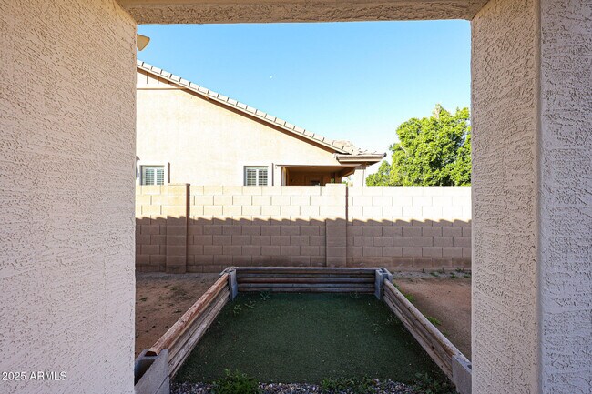 Building Photo - 14088 W Aster Dr