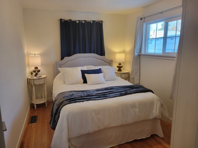 Building Photo - 505 W Spokane Ave