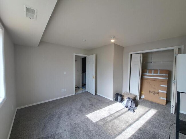 Building Photo - 7398 N Ute Dr