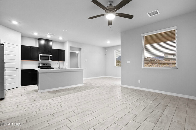 Building Photo - 11133 Blazing Star Pl