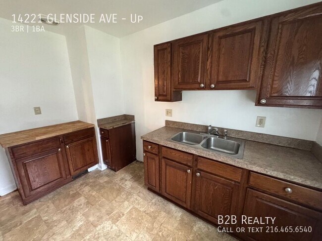 Building Photo - 14221 Glenside Rd