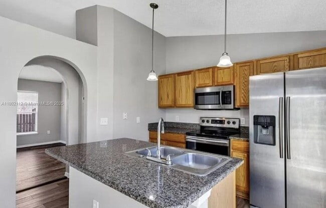 Building Photo - 2210 Whispering Trails Dr