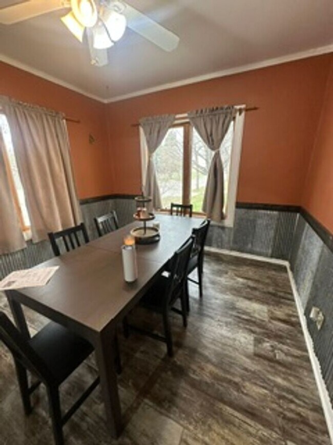 Building Photo - 3 Bed Single Family Home - Staples - Detached 3 car garage