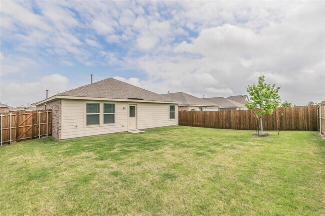 Building Photo - 1705 Avery Pointe Dr