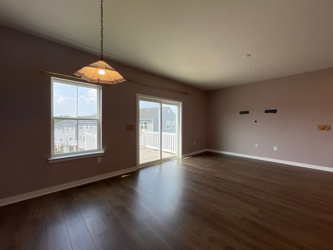 Building Photo - Move-in-ready Brookside Court townhome off...
