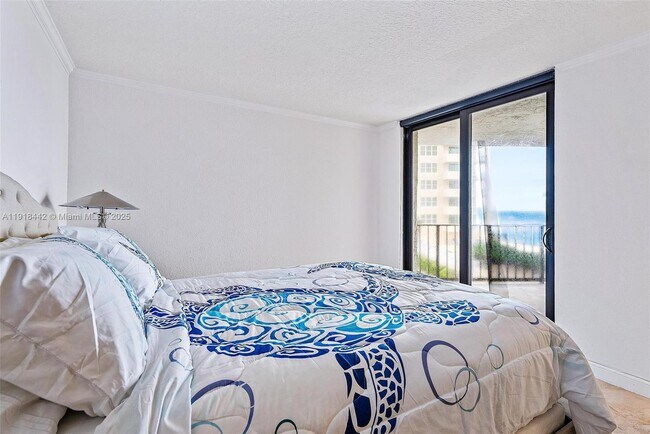 Building Photo - 5420 N Ocean Dr