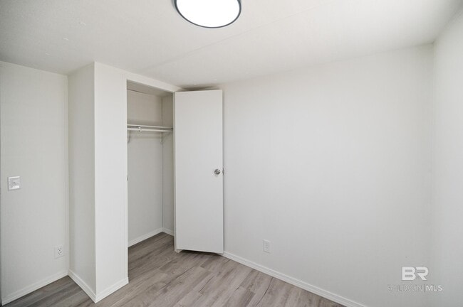 Building Photo - 16869 Lea Cir