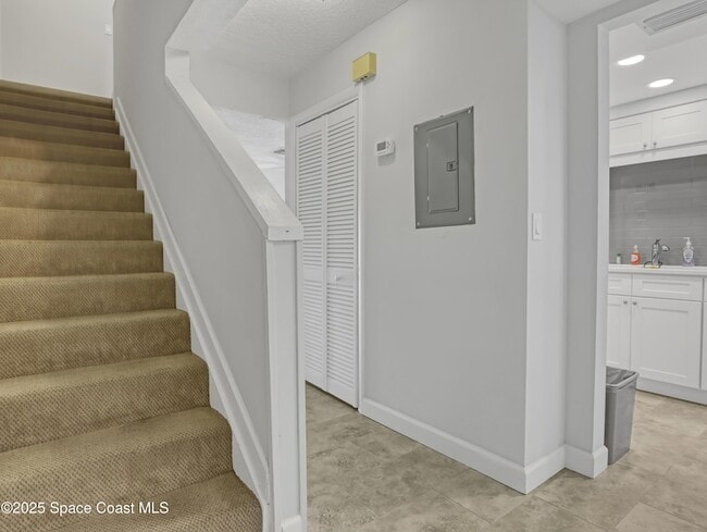 Building Photo - 170 Paradise Blvd