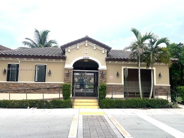 Building Photo - 5505 NW 27th Ct