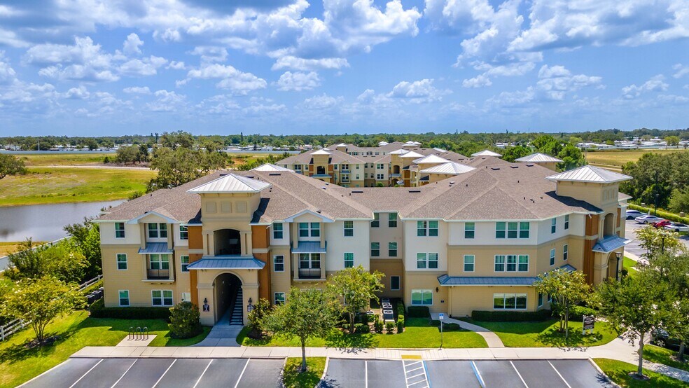 Building Photo - Rolling Green