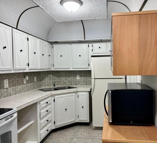 Building Photo - 3101 Oakland Shores Dr