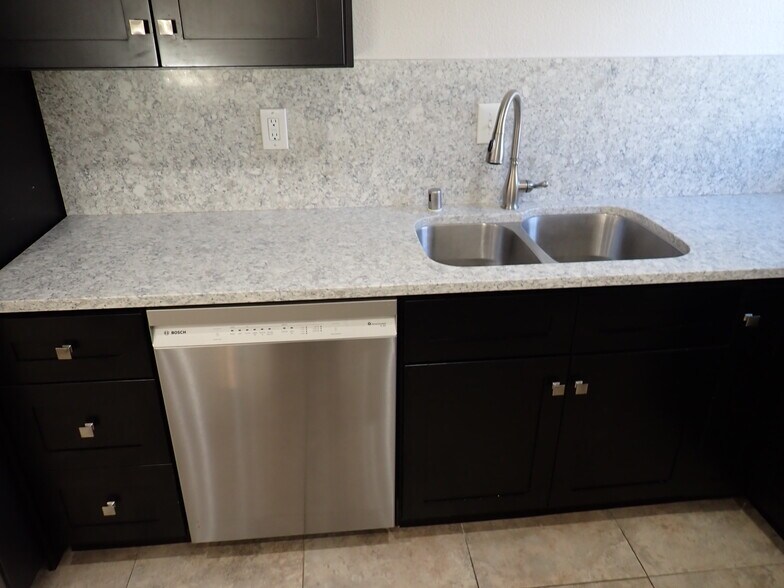 Building Photo - 1455 Transite Ave