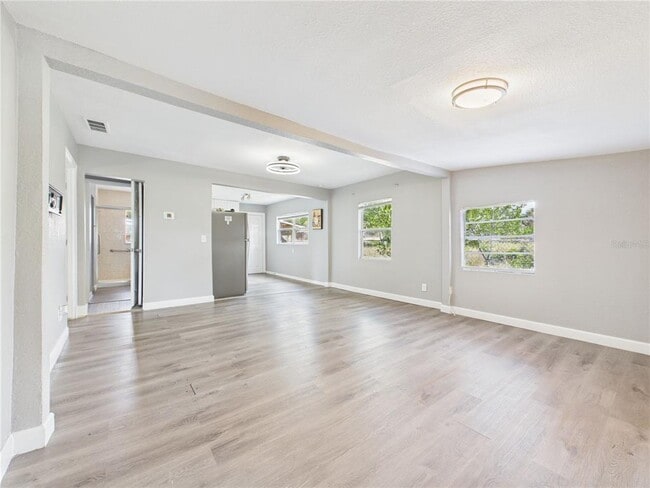 Building Photo - 605 S Disston Ave