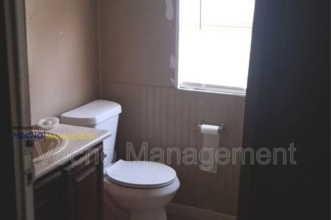 Building Photo - 16055 Texas 16 - 12