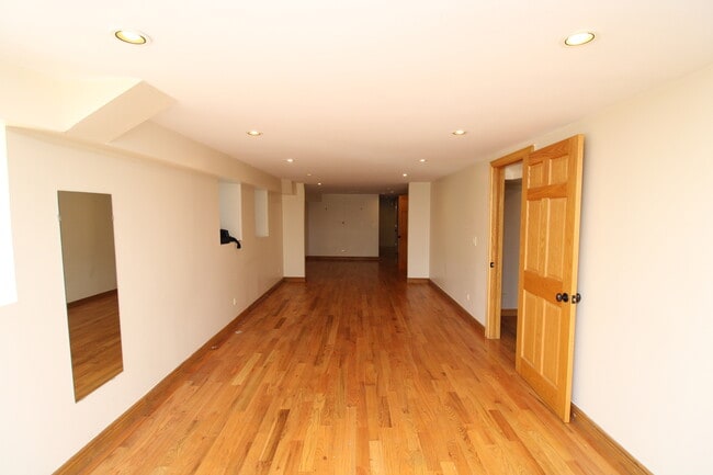 Building Photo - 1502 N Rockwell St