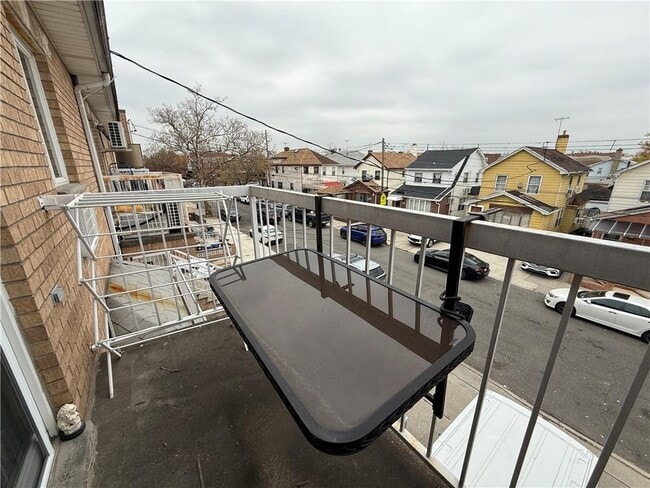 Building Photo - 1922 W 13th St