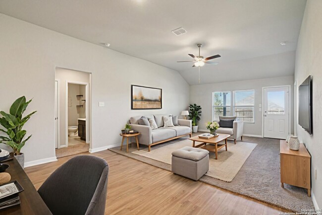 Building Photo - 7019 Vista Lp