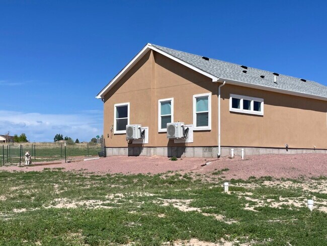 Building Photo - Stunning 3-Bed Ranch with 3-Car Garage & RV Parking in Pueblo West
