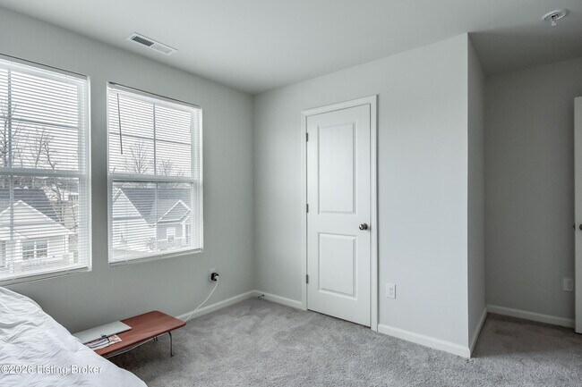 Building Photo - 109 Elegance Wy