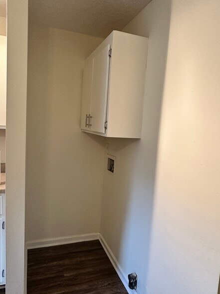 Washer/Dryer Hook up - 784 Kings Rd