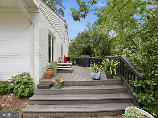 Building Photo - 405 Underhill Pl