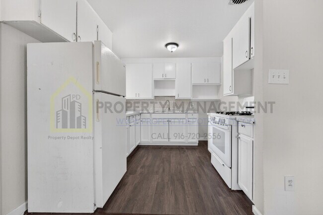 Building Photo - Charming 3-Bedroom Gem on Albatross Way - Cozy Living in Sacramento