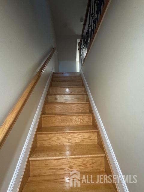 Building Photo - 354 Cliff Rd