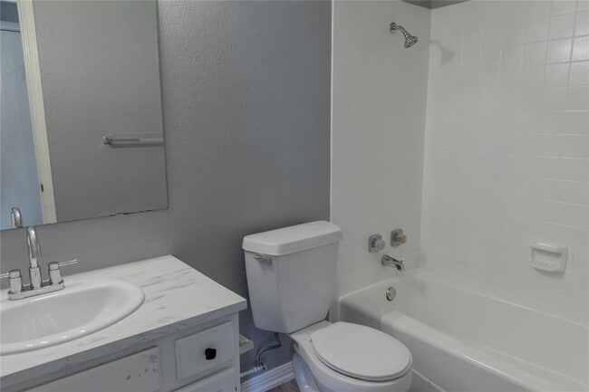 Building Photo - 317 Rawhide Loop