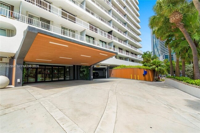 Building Photo - 200 SE 15th Rd