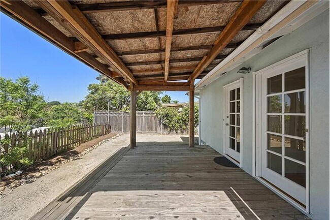 Building Photo - 2762 Ridge View Dr