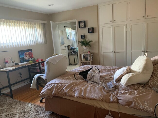 Building Photo - 5104 63rd St