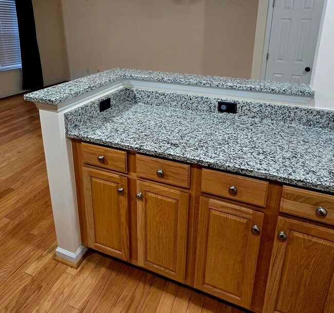 Building Photo - Keswick Place Townhome