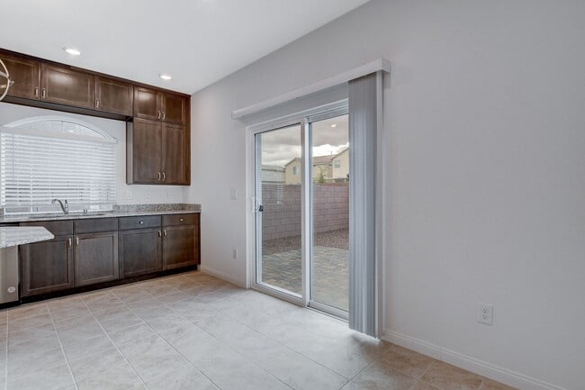 Building Photo - 7821 Tomsburgh Ln