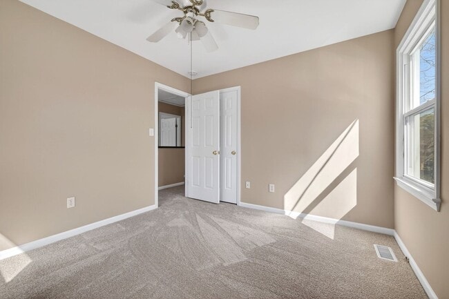 Building Photo - Beautiful Home located near CNU!