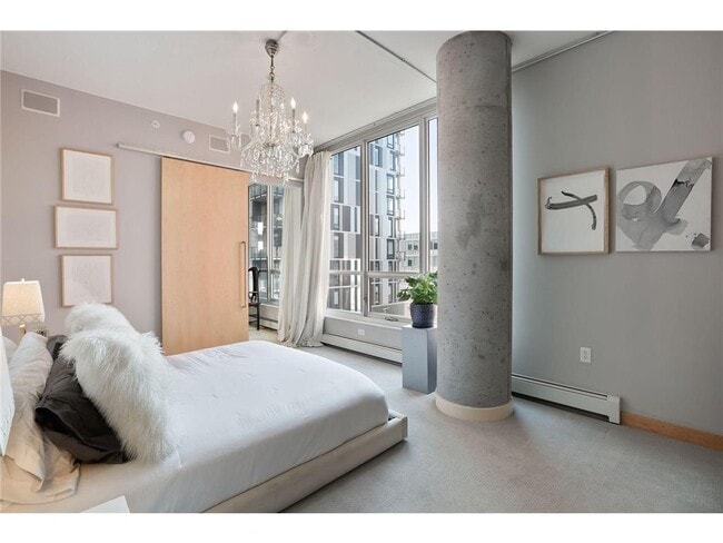 Building Photo - 901 S 2nd St