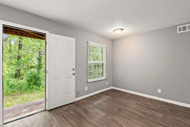 Building Photo - 2 Bedroom Availability