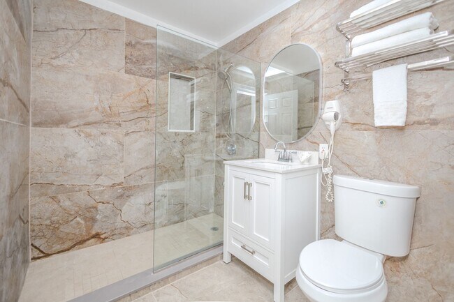 Building Photo - 138 D View Ave