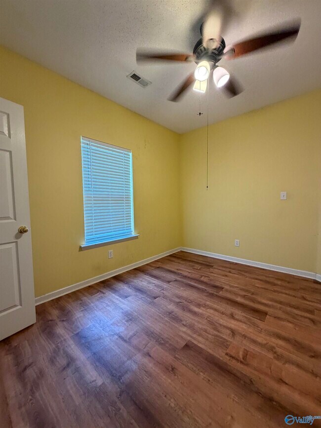 Building Photo - 216 Horseshoe Bend S