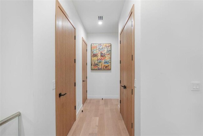 Building Photo - 1736 Cox Rd