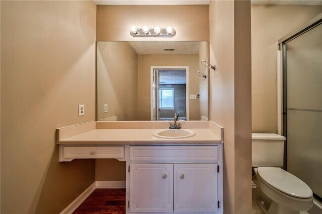 Building Photo - 215 Arbor Wy