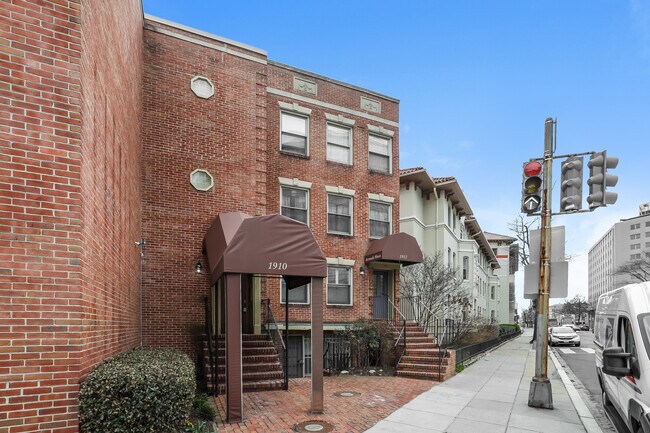 Building Photo - 1910 T St NW