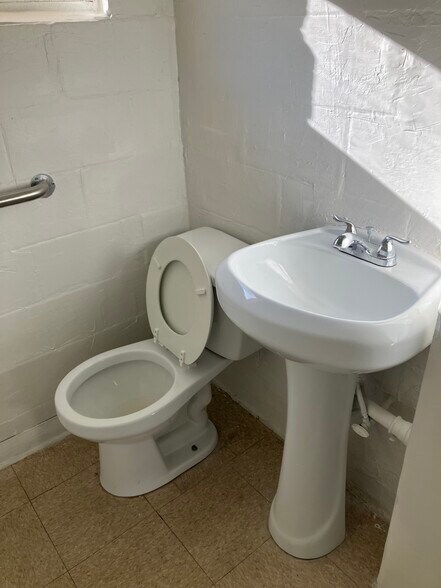 Building Photo - 6152 Jackson Hwy SW