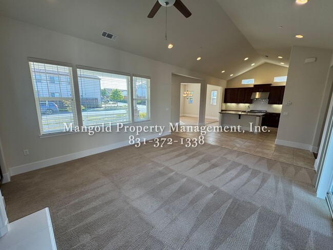 Building Photo - Stunning 3 Bed 2 Bath Home in East Garriso...