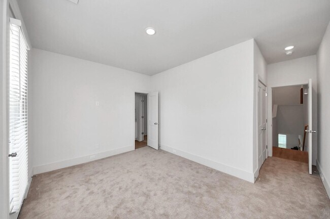Building Photo - 1041 Glen Avenue