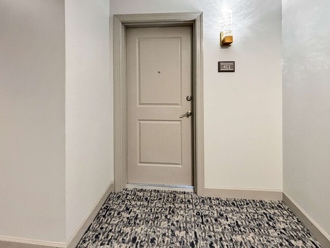 Building Photo - A 2 BR Lifestyle of Luxury at One Vinings Mountain!