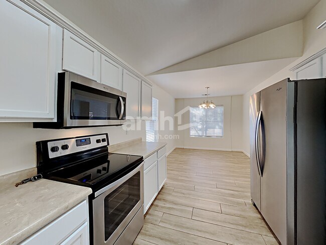 Building Photo - 17768 W Hearn Rd