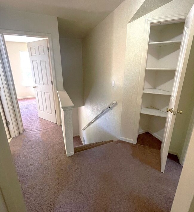 Building Photo - Duplex on Rice Road